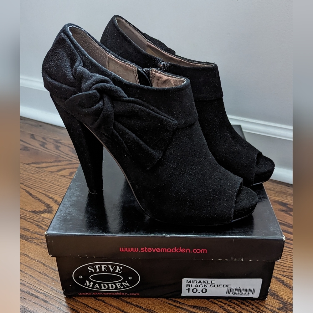 Steve Madden Mirakle Black Suede peep toe bootie heel 10
